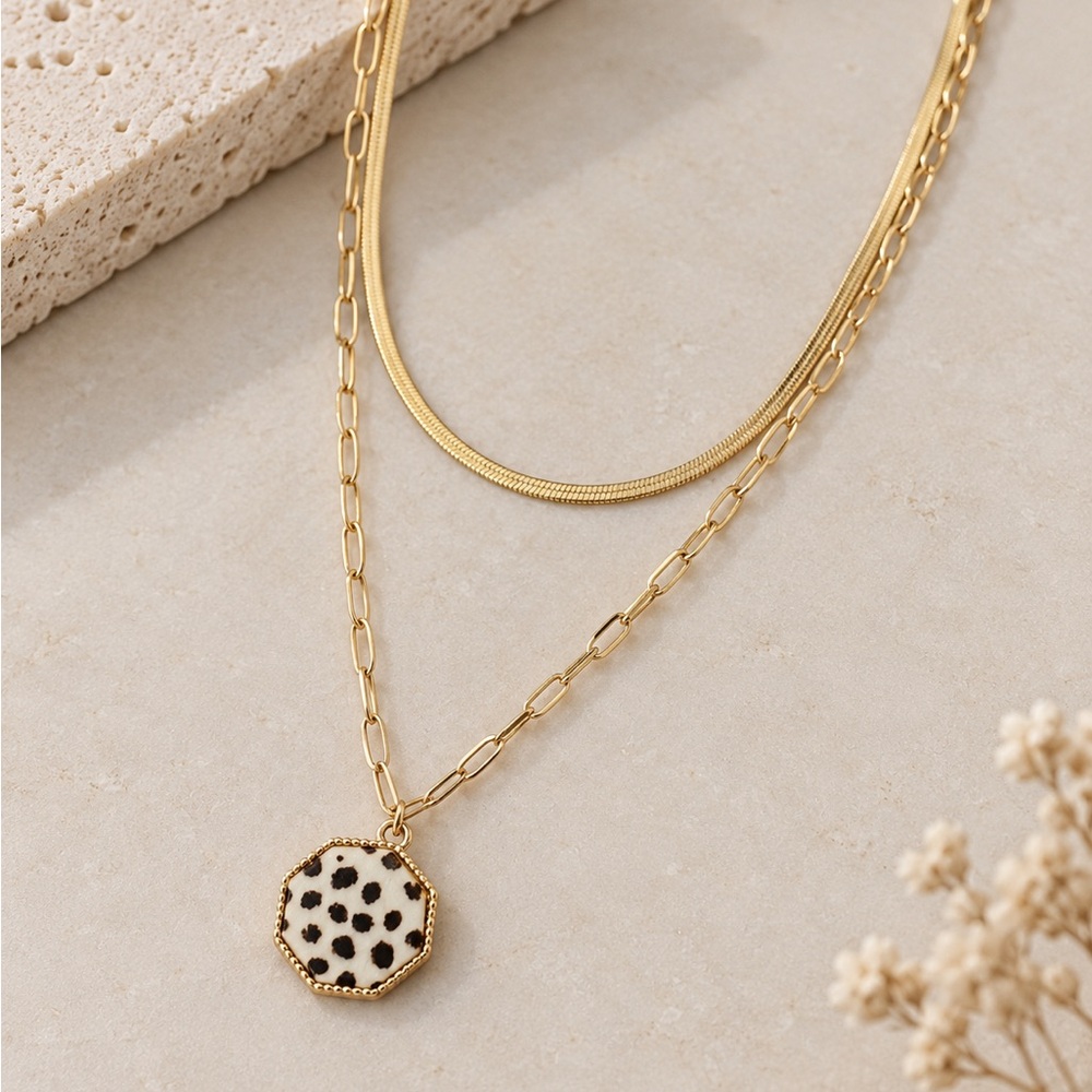 Hold layer ivory necklace